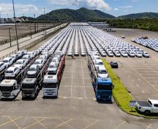 Porto de Paranaguá registra alta de 100% na movimentação de veículos em março