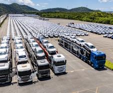 Porto de Paranaguá registra alta de 100% na movimentação de veículos em março