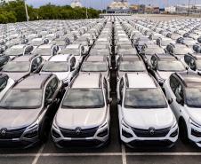 Porto de Paranaguá registra alta de 100% na movimentação de veículos em março