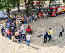 Robô de combate a incêndio é testado no Porto de Paranaguá