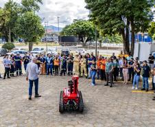 Robô de combate a incêndio é testado no Porto de Paranaguá