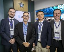 Ministro de Portos e Aeroportos visita estande da Portos do Paraná durante a Intermodal