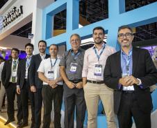 Ministro de Portos e Aeroportos visita estande da Portos do Paraná durante a Intermodal