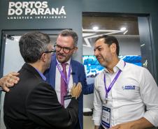 Ministro de Portos e Aeroportos visita estande da Portos do Paraná durante a Intermodal