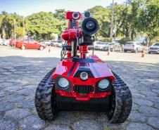 Robô de combate a incêndio é testado no Porto de Paranaguá