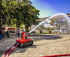 Robô de combate a incêndio é testado no Porto de Paranaguá