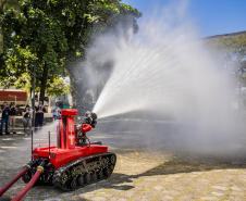 Robô de combate a incêndio é testado no Porto de Paranaguá