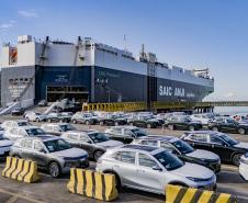 Porto de Paranaguá recebe mais de 5 mil carros em uma única operação
