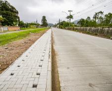 Pavimentação em concreto já ocupa quase toda a extensão da Avenida Conde Matarazzo e da Rua Engenheiro Luís Augusto