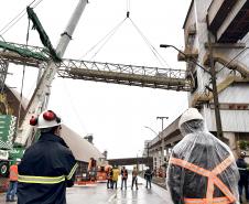 Estrutura metálica de 55 metros liga o sistema central ao terminal da ALTP, em operação que mobilizou dezenas de profissionais