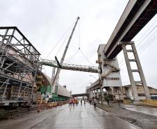 Estrutura metálica de 55 metros liga o sistema central ao terminal da ALTP, em operação que mobilizou dezenas de profissionais