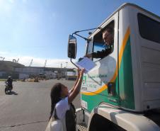 Appa orienta caminhoneiros para correta limpeza das carrocerias