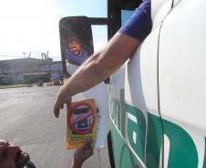 Appa orienta caminhoneiros para correta limpeza das carrocerias