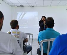 Appa orienta caminhoneiros sobre riscos ao volante na Semana Nacional de Trânsito