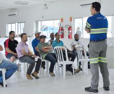 Appa orienta caminhoneiros sobre riscos ao volante na Semana Nacional de Trânsito