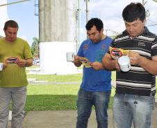 Appa orienta caminhoneiros sobre riscos ao volante na Semana Nacional de Trânsito