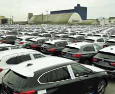 Porto de Paranaguá exporta mais 600 unidades da BMW neste sábado