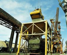 Movimentação de cargas no Porto de Antonina aumenta 94% em 2016