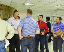 O Porto de Paranaguá recebeu nesta terça-feira (21), uma comitiva formada por 20 presidentes de cooperativas agrícolas dos Estados Unidos e produtores americanos associados a Central Farm – uma das maiores cooperativas agrícolas do mundo.