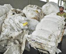 Portos do Paraná vão destinar resíduos recicláveis para Associação da Vila Santa Maria