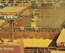 Porto de Paranaguá embarca volume histórico de soja