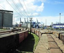 Descarga de grãos via ferrovia quase dobra em Paranaguá