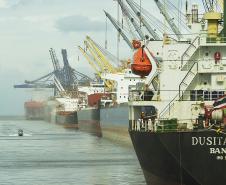 Porto de Paranaguá bate novo recorde de movimentação