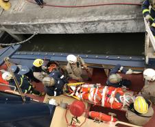 Porto de Paranaguá é palco de simulação de emergência em rebocadores