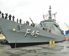 Fragata União chega ao Porto de Paranaguá para visita público no domingo