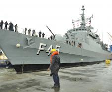 Fragata União chega ao Porto de Paranaguá para visita público no domingo