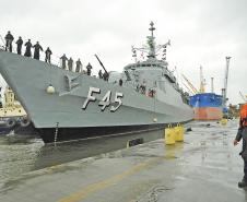 Fragata União chega ao Porto de Paranaguá para visita público no domingo