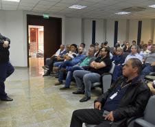 Servidores do Departamento de Economia Rural (Deral) da Secretaria de Estado da Agricultura e Abastecimento, conheceram o processo que a soja, o milho e os demais produtos paranaenses percorrem, desde o campo até a exportação para outros países.