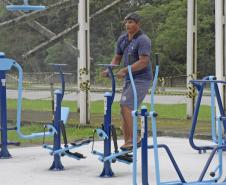 A Administração dos Portos de Paranaguá e Antonina (APPA), pensando na saúde e bem-estar dos caminhoneiros, instalou duas academias ao ar livre no Pátio de Triagem de Caminhões de Paranaguá, nesta terça-feira (17).