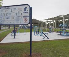 A Administração dos Portos de Paranaguá e Antonina (APPA), pensando na saúde e bem-estar dos caminhoneiros, instalou duas academias ao ar livre no Pátio de Triagem de Caminhões de Paranaguá, nesta terça-feira (17).