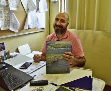 Bibliotecas de Paranaguá recebem obra sobre o Porto da cidade