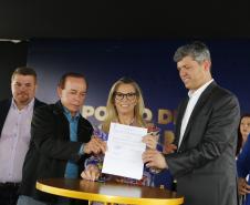 O Porto de Paranaguá ganha mais capacidade de embarque com os dois novos conjuntos de obras, que somam R$ 509 milhões em investimentos. Uma é a dragagem do canal de acesso ao porto.