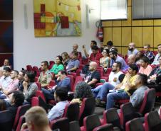 A equipe da Diretoria de Meio Ambiente da Administração dos Portos do Paraná participa, no Porto de Itajaí, em Santa Catarina, do 25º Cooperaportos. O evento termina hoje (22/03), e os profissionais voltam ao Estado com a proposta de que o Porto de Paranaguá sedie a próxima edição do evento, por ser referência nacional em gestão ambiental portuária. 