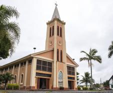 Representando o reitor do Santuário, o padre Joaquim Parron comemorou os anúncios e as parcerias firmadas. “Esse momento é histórico. Estão juntos o Governo do Estado, os Portos, a Prefeitura e a comunidade. É uma vitória muito grande, ver forças de grandes instituições trabalhando pelo Rocio, em prol da população e dos peregrinos e turistas que por aqui passam”, disse.