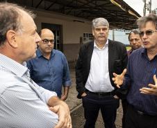 Os Portos do Paraná farão convênio com o Município de Paranaguá para recuperar as vias do entorno do Santuário Estadual de Nossa Senhora do Rocio. A obra visa melhorar o acesso da comunidade local, dos visitantes e peregrinos. O anúncio foi feito nesta terça-feira (27), no salão paroquial do Santuário. 