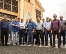 Os Portos do Paraná farão convênio com o Município de Paranaguá para recuperar as vias do entorno do Santuário Estadual de Nossa Senhora do Rocio. A obra visa melhorar o acesso da comunidade local, dos visitantes e peregrinos. O anúncio foi feito nesta terça-feira (27), no salão paroquial do Santuário. 