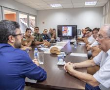 Objetivo é dar mais agilidade no atendimento aos caminhoneiros que chegam para descarregar no Porto de Paranaguá. Grupo discute formas efetivas de combater assaltos, vazadas e crimes ambientais. 