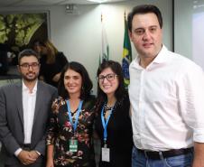 No evento com o governador foi divulgado o resultado de uma seleção interna dos Portos do Paraná que definiu duas funcionárias do quadro permanente para participar de um curso de Gestão Portuária para Mulheres, em Le Havre, na França. A bióloga Jaqueline Diettrich e a contadora Karina Jara Faria foram as vencedoras do concurso, que levou em consideração análise de currículo e domínio da língua inglesa.