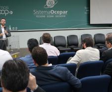 Um dos assuntos principais tratados no encontro técnico desta terça-feira (16) foram os projetos e ações dos Portos do Paraná. A administração dos Portos do Paraná falou, nesta terça-feira (16), para representantes do setor produtivo do Estado. O cenário atual da atividade portuária no Paraná, dados estatísticos, obras em andamentos e projetos futuros foram os assuntos apresentados pelo diretor-presidente Luiz Fernando Garcia durante uma oficina técnica, no auditório do Sistema Ocepar.