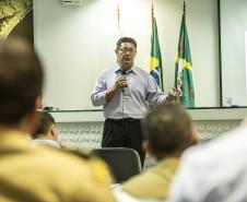 Civis e militares recebidos pela diretoria são alunos do Curso de Logística e Mobilização Nacional. O objetivo da visita foi reunir informações para os trabalhos acadêmicos do grupo 
