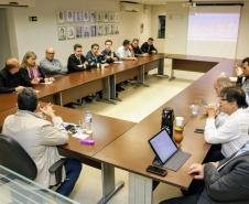 A diretoria executiva dos Portos do Paraná realizou nesta sexta-feira (31) uma reunião técnica sobre a retomada de investimentos no Porto Público de Antonina. Equipes das diretorias de engenharia, meio ambiente, empresarial, administrativa-financeira e jurídica visitaram a sede Barão de Teffé e o TPPF. 