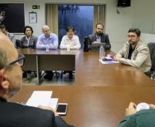 A diretoria executiva dos Portos do Paraná realizou nesta sexta-feira (31) uma reunião técnica sobre a retomada de investimentos no Porto Público de Antonina. Equipes das diretorias de engenharia, meio ambiente, empresarial, administrativa-financeira e jurídica visitaram a sede Barão de Teffé e o TPPF. 