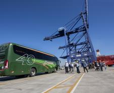 Grupo conheceu o cais público, participou de uma palestra e acompanhou a operação de cargas no porto de Paranaguá. 