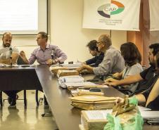 A Diretoria de Engenharia e Manutenção dos Portos do Paraná já analisa as propostas técnicas que concorrem para desenvolver o projeto executivo da avenida Ayrton Senna da Silva. O projeto é para restauração e ampliação da capacidade do trecho urbano, com 8,1 quilômetros de extensão, entre a continuação da BR 277 e o Porto de Paranaguá. 