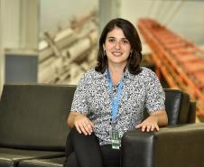 Após vencer concurso interno entre as funcionárias da empresa Portos do Paraná, a bióloga Jaqueline Dittrich participa de um curso de Gestão Portuária exclusivo para Mulheres, em Le Havre