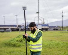 A empresa pública Portos do Paraná está fazendo o levantamento topográfico do terminal Público Barão de Tefé, localizado no município de Antonina. O estudo, uma iniciativa própria, pode servir de parâmetro para empresas que futuramente tenham interesse em investir na área. 
